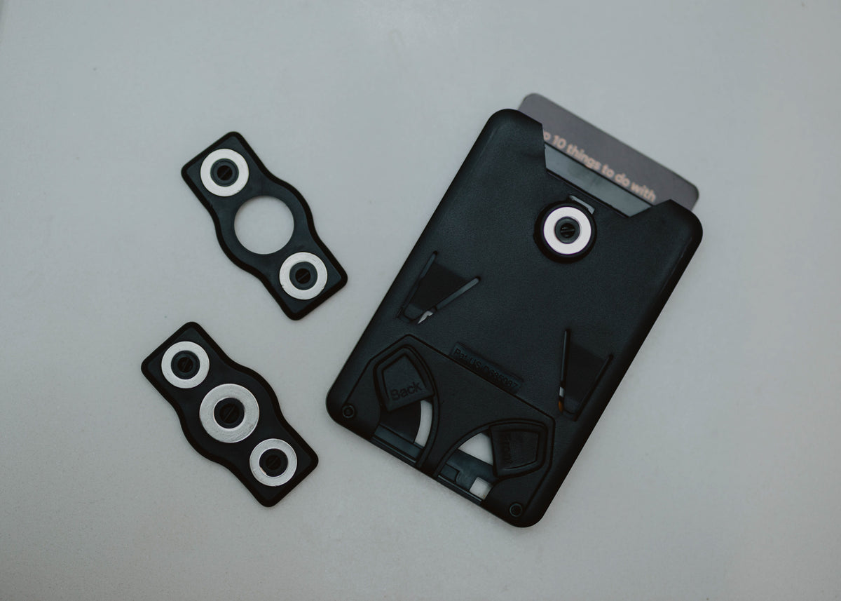 Butler Card Stand Badge Butler XL - 3 Card Holder